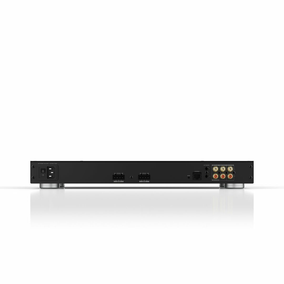 Bowers & Wilkins CDA-4D samler fire kanaler i 1U 4 BOWERS WILKINS CDA 4D REAR
